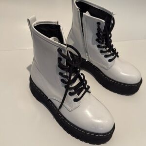 Steve Madden Womens Bettyy1 Boot size 7